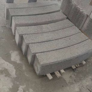 汕头芝麻白弧形路牙石